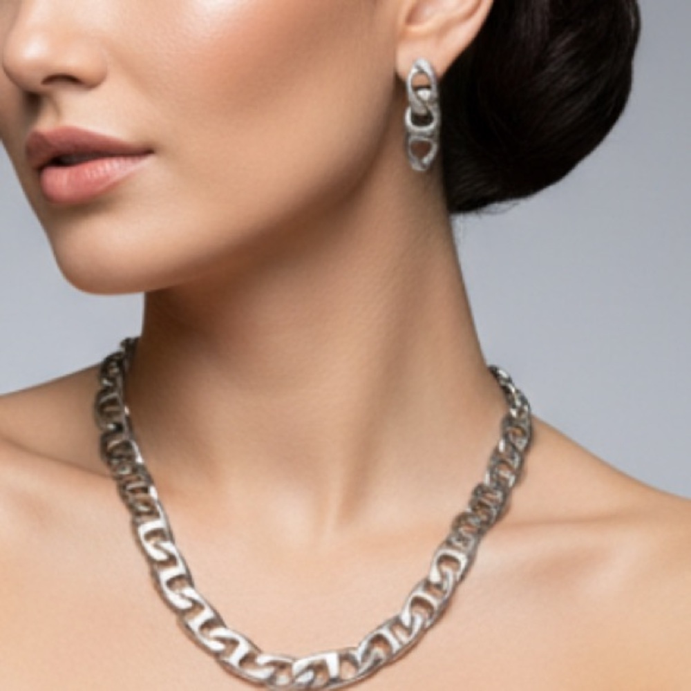 🟦 1/2 Off 
Statement necklace earrings set